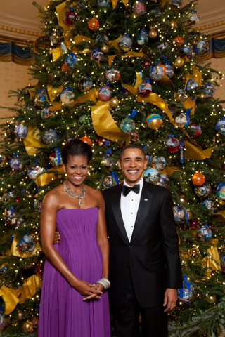 Say cheese, Dec. 6, 2009. Official White House photo by Lawrence Jackson